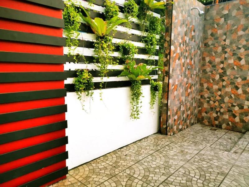 Gallery House सराय 4*