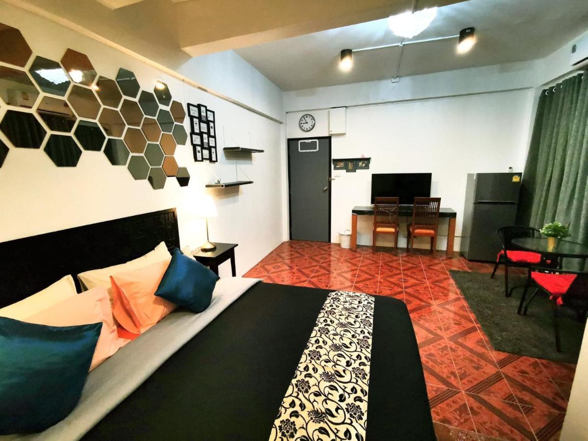 אורחן Gallery House
